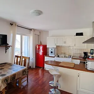 Apartamento T3 Duplex Calme Et Charmant, Bagnères-de-Luchon